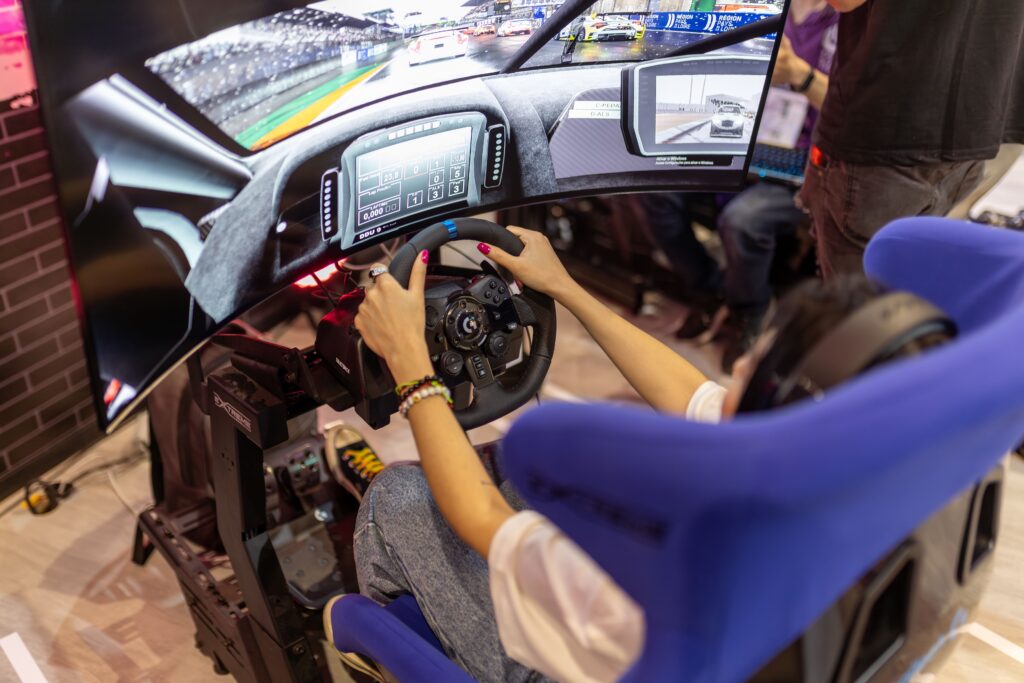 จอยพวงมาลัย f1 อาวุธคู่ใจสายแข่งรถจำลองที่ทำให้ทุกโค้งสมจริงยิ่งกว่าเดิม